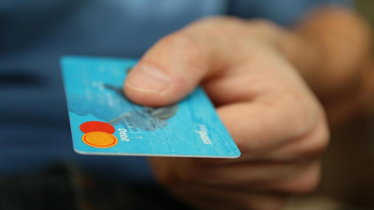 Intención de endeudamiento con una tarjeta de crédito